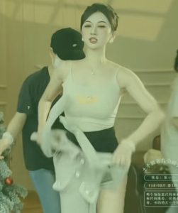 在线吃瓜：F1换装是什么梗？怪盗基德原来是真的